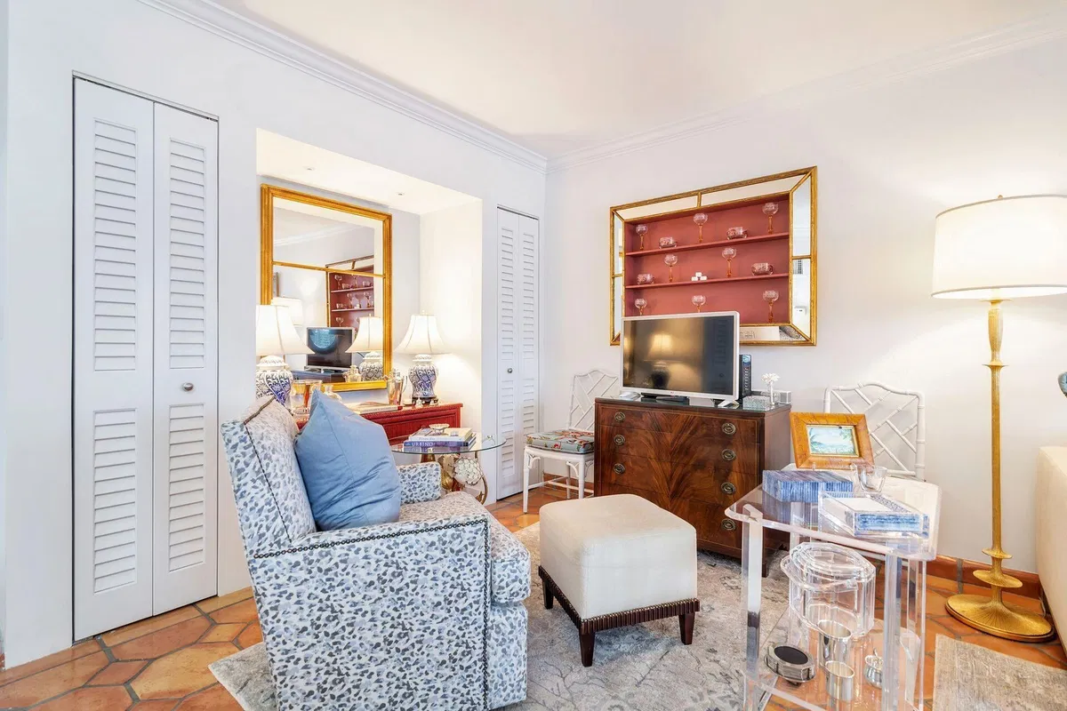 In-Town Palm Beach Unit 1040 photo 7