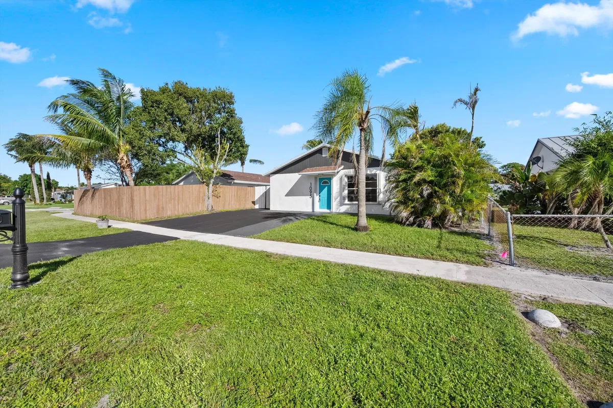 Jupiter River Estates Residence