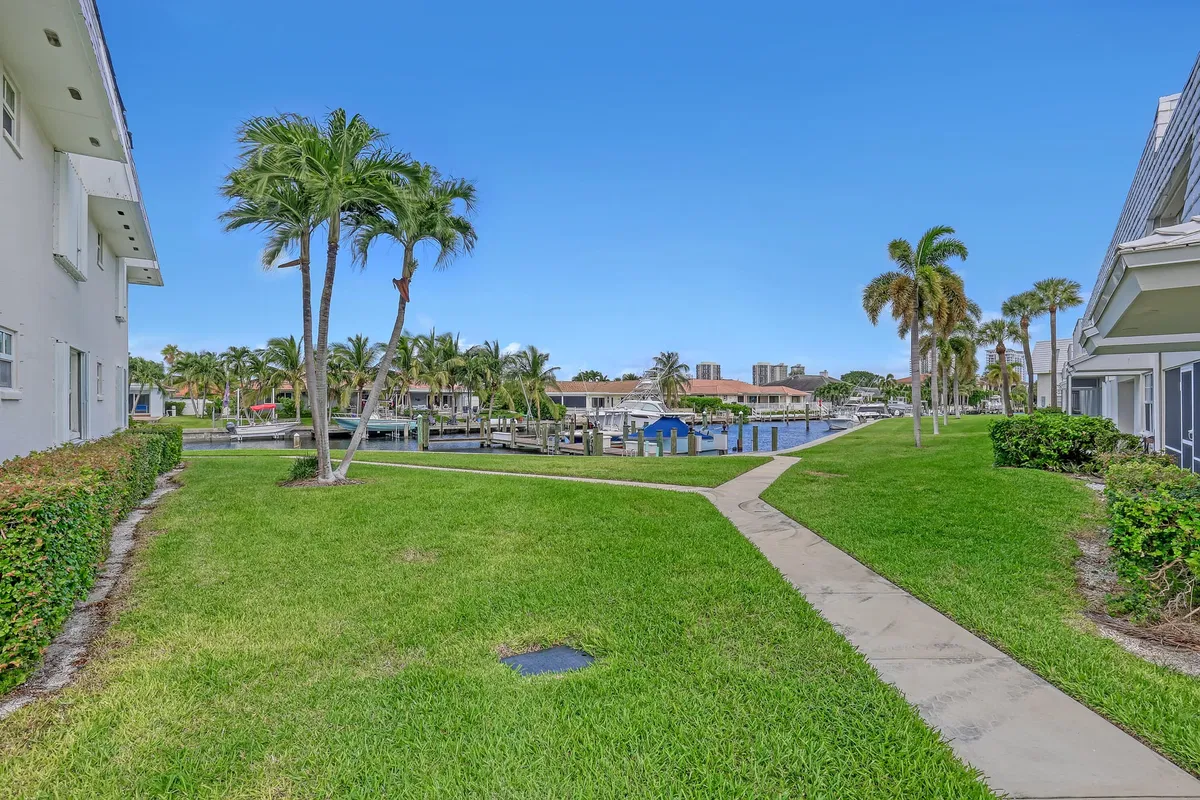 Singer Island Unit 372 photo 25
