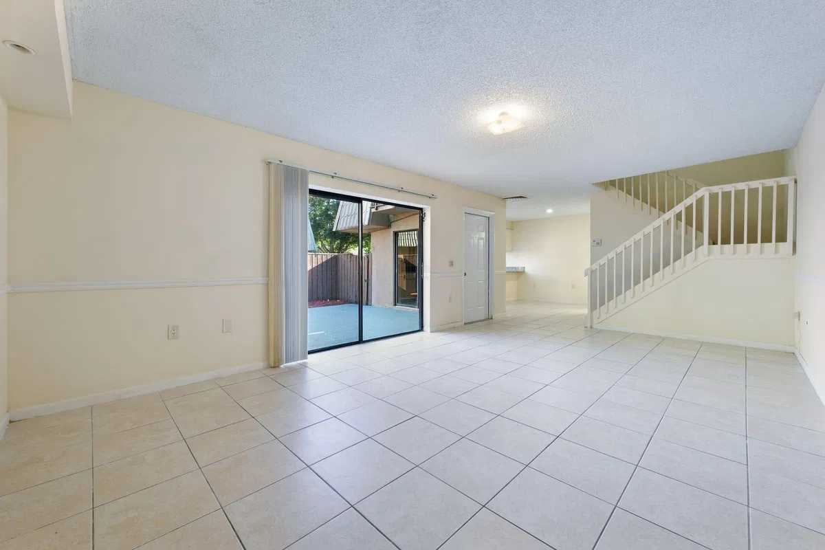Residence photo 4