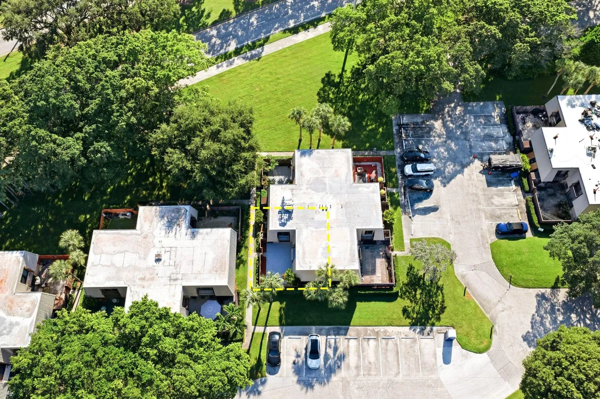 Residence photo 22