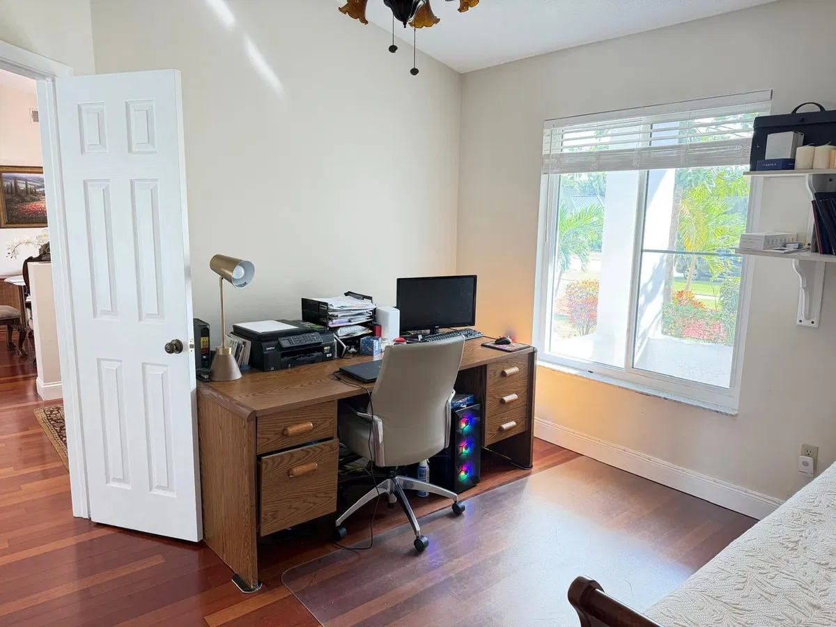 Residence photo 37