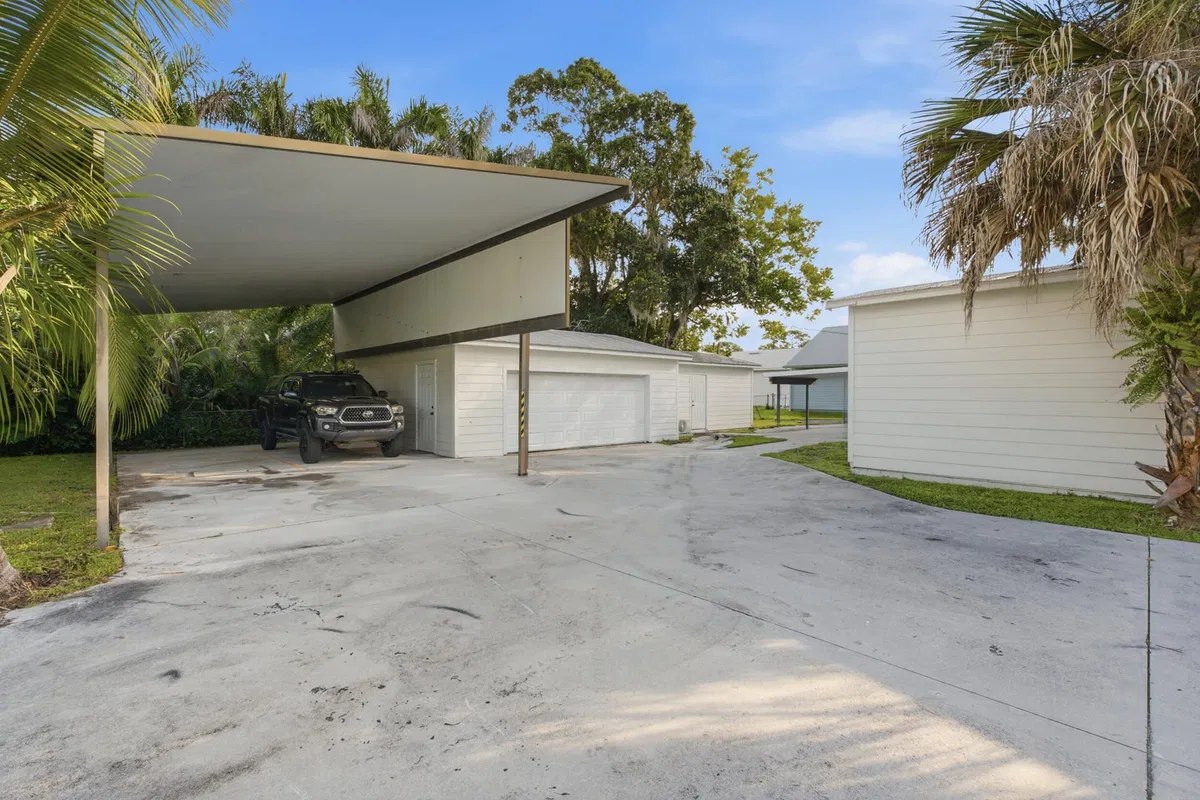Residence photo 31