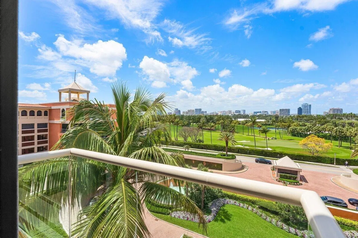 In-Town Palm Beach Unit N PH4 photo 31