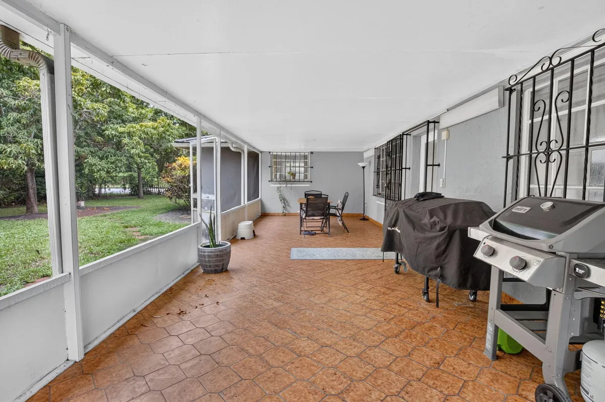 Residence photo 34