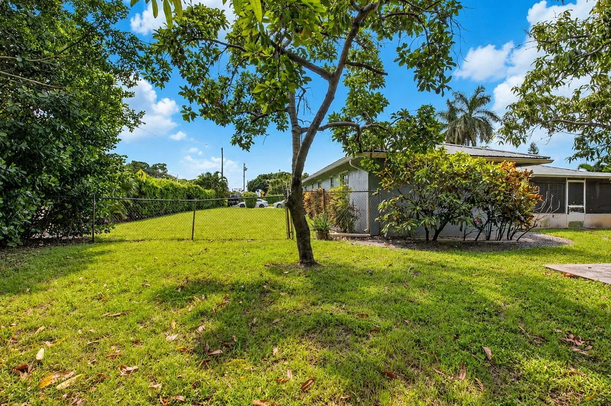 Residence photo 37