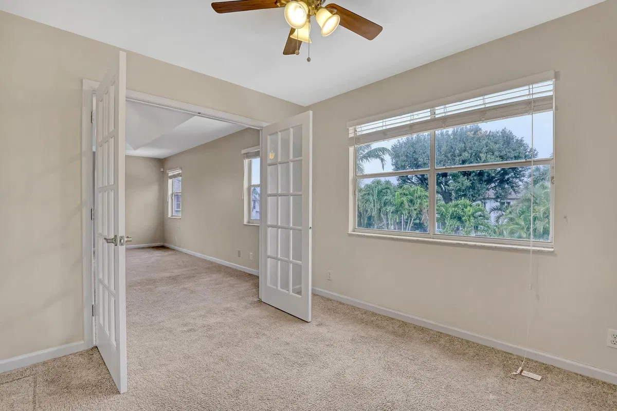 Residence photo 19