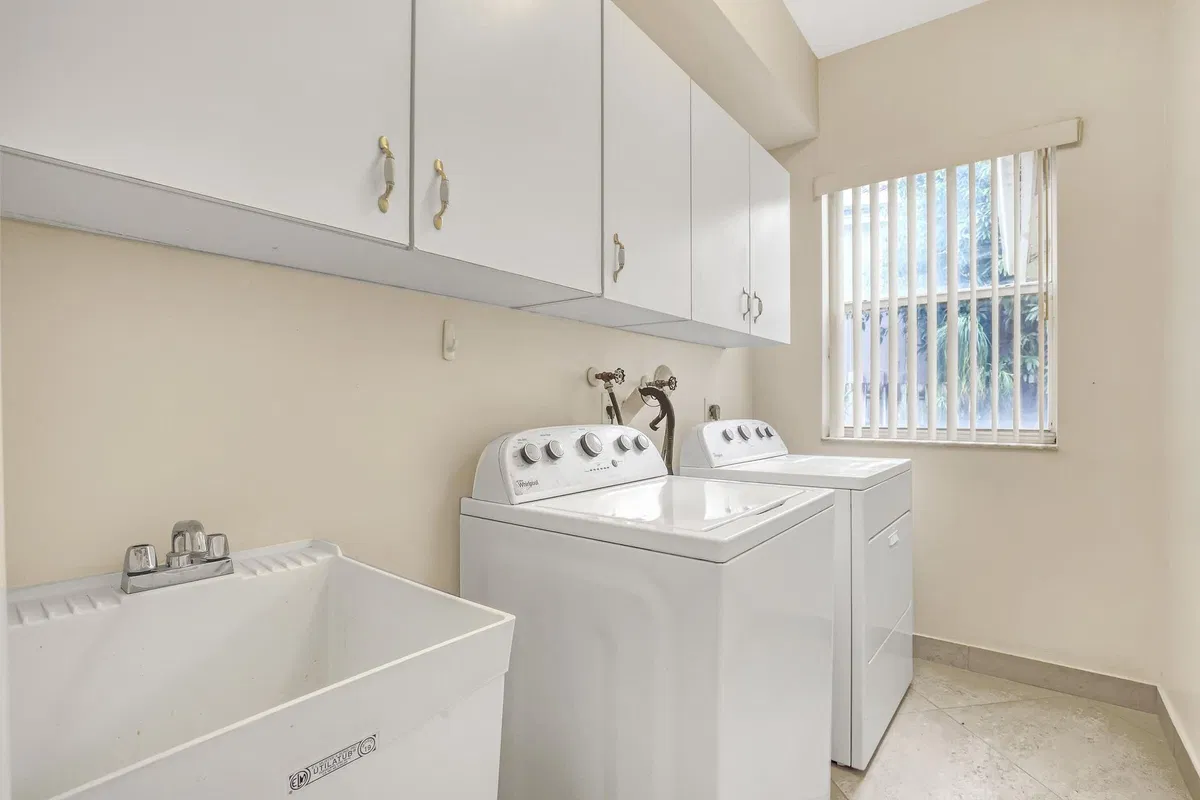 Residence photo 25