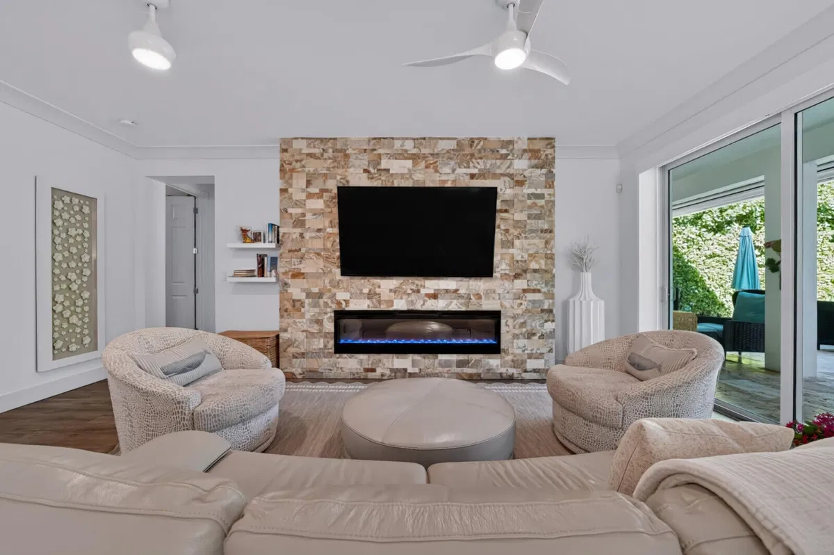 Mallory Creek Abacoa Residence photo 16