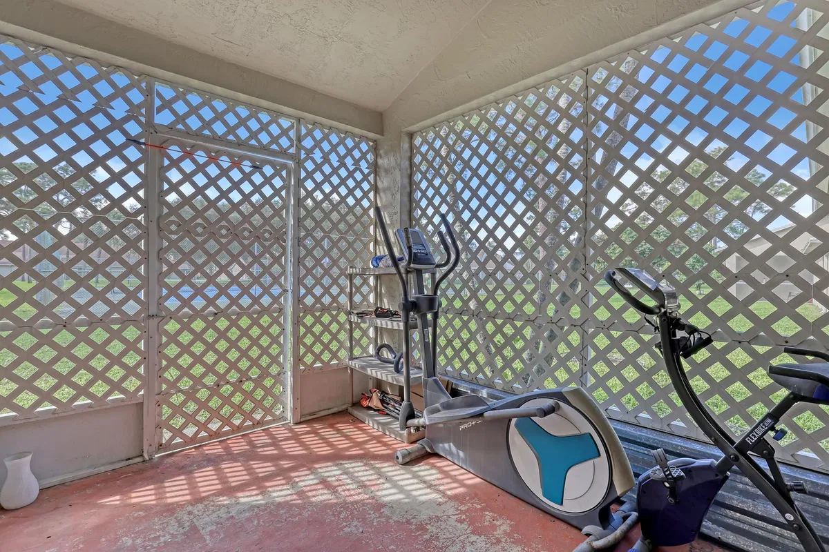 Residence photo 31