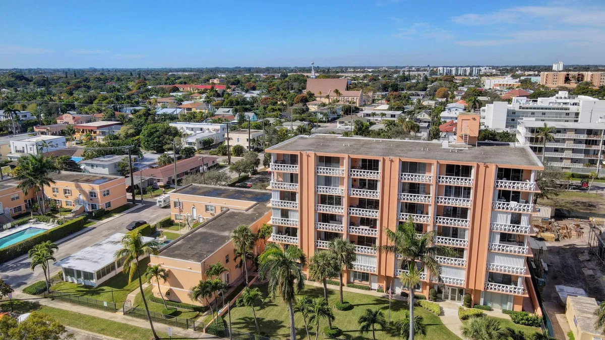 Residence photo 25