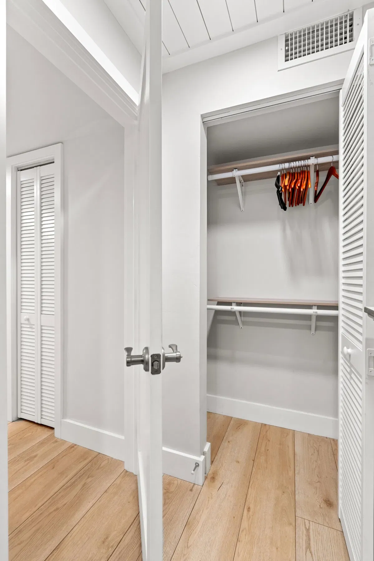 Unit 1120 photo 37