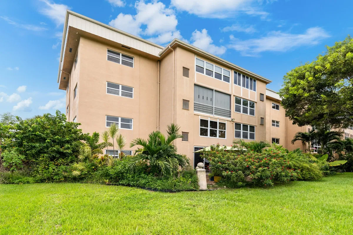 Unit 1120 photo 40
