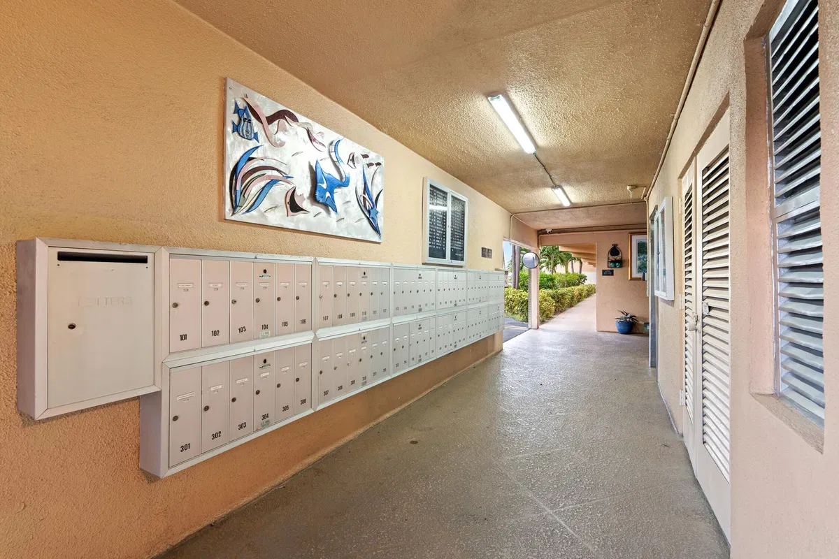 Unit 1120 photo 46