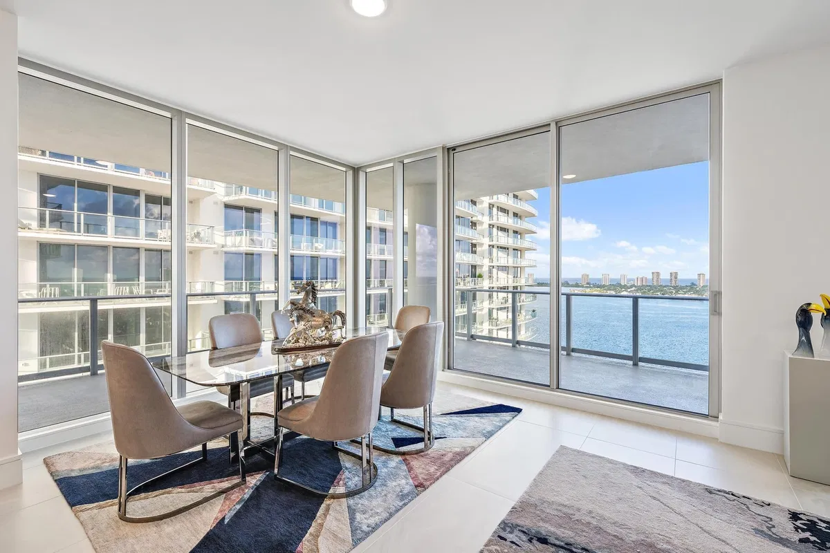 Nautilus 220 Unit 1802 photo 13