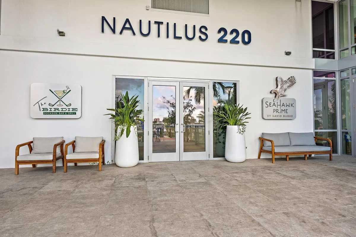 Nautilus 220 Unit 1802 photo 43