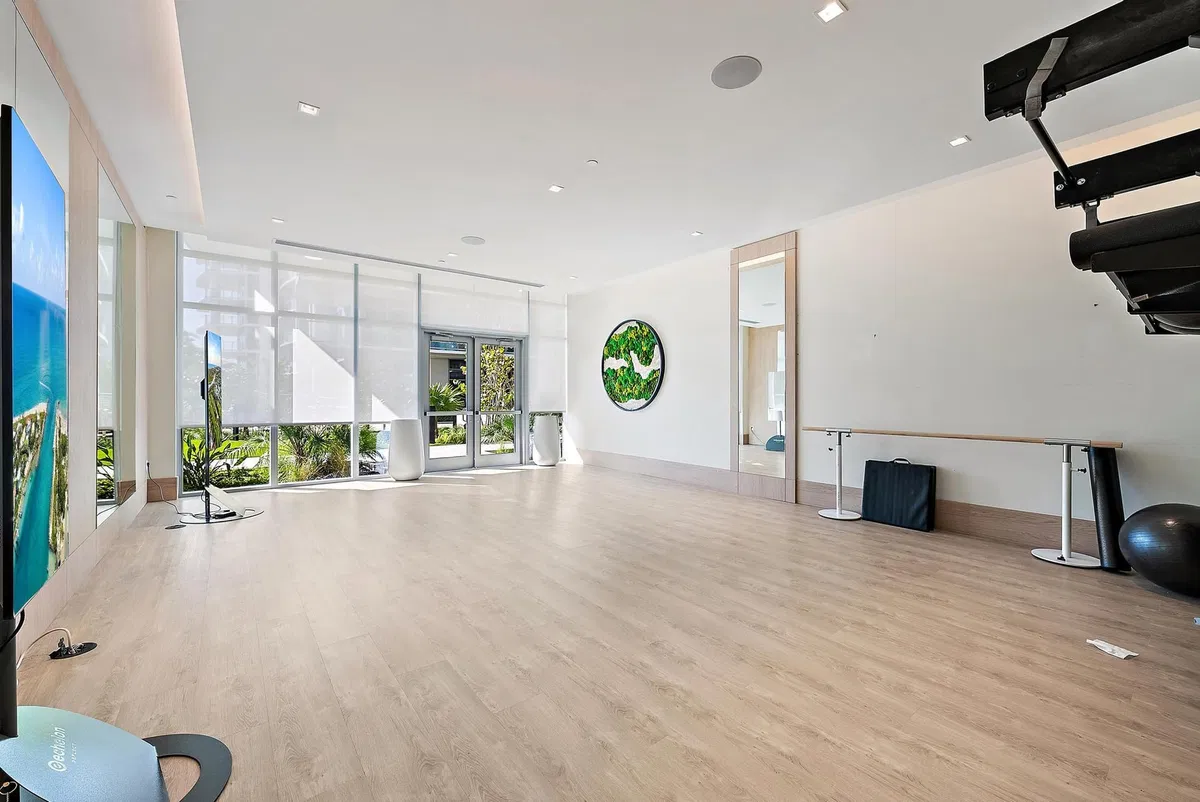 Nautilus 220 Unit 1802 photo 70