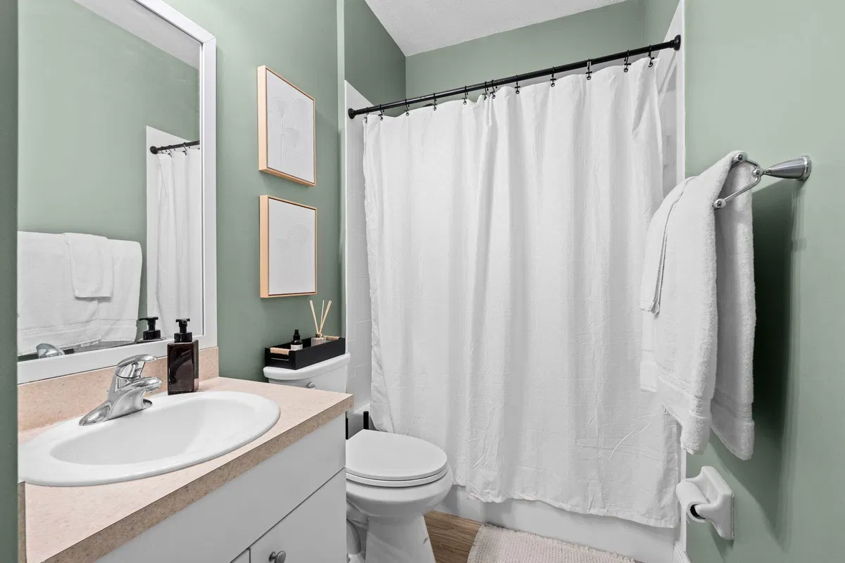 Unit 2402 photo 16