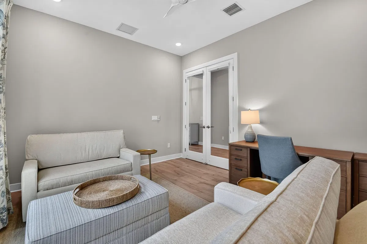 Residence photo 22
