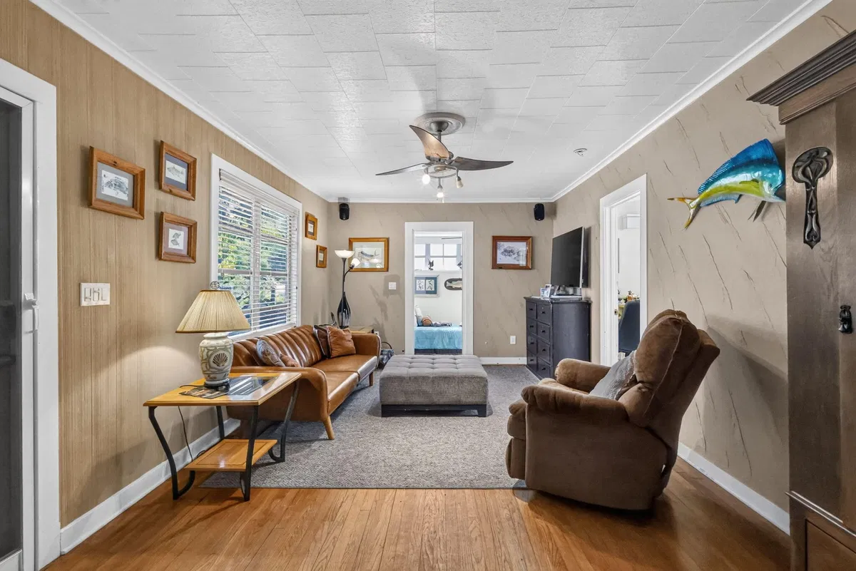Residence photo 4