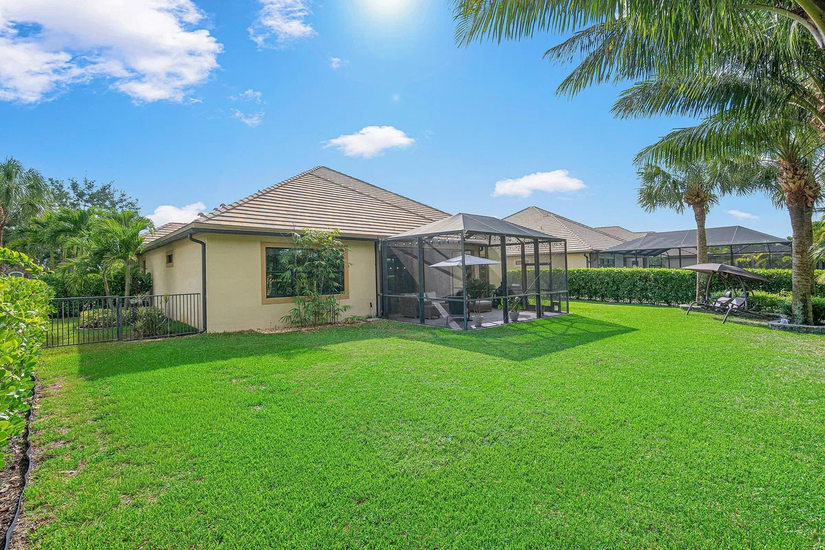 Residence photo 25
