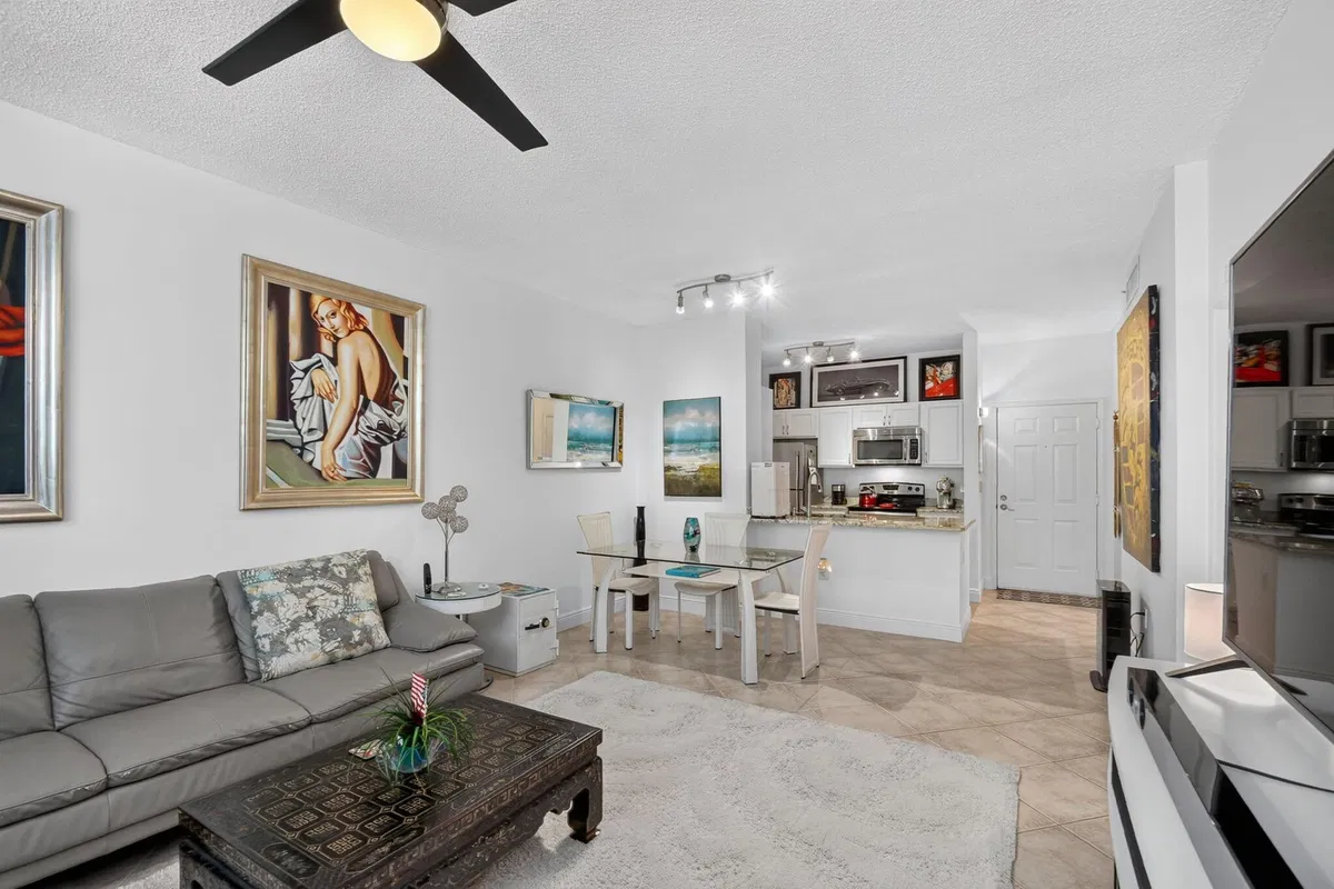 Courtyards in Cityplace Unit 101 photo 10