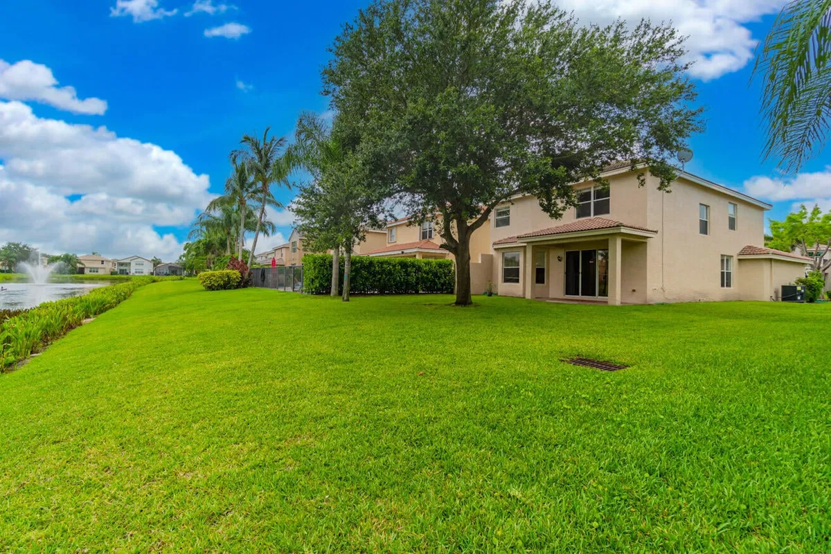  Residence photo 16