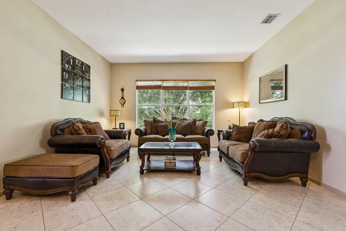  Residence photo 16