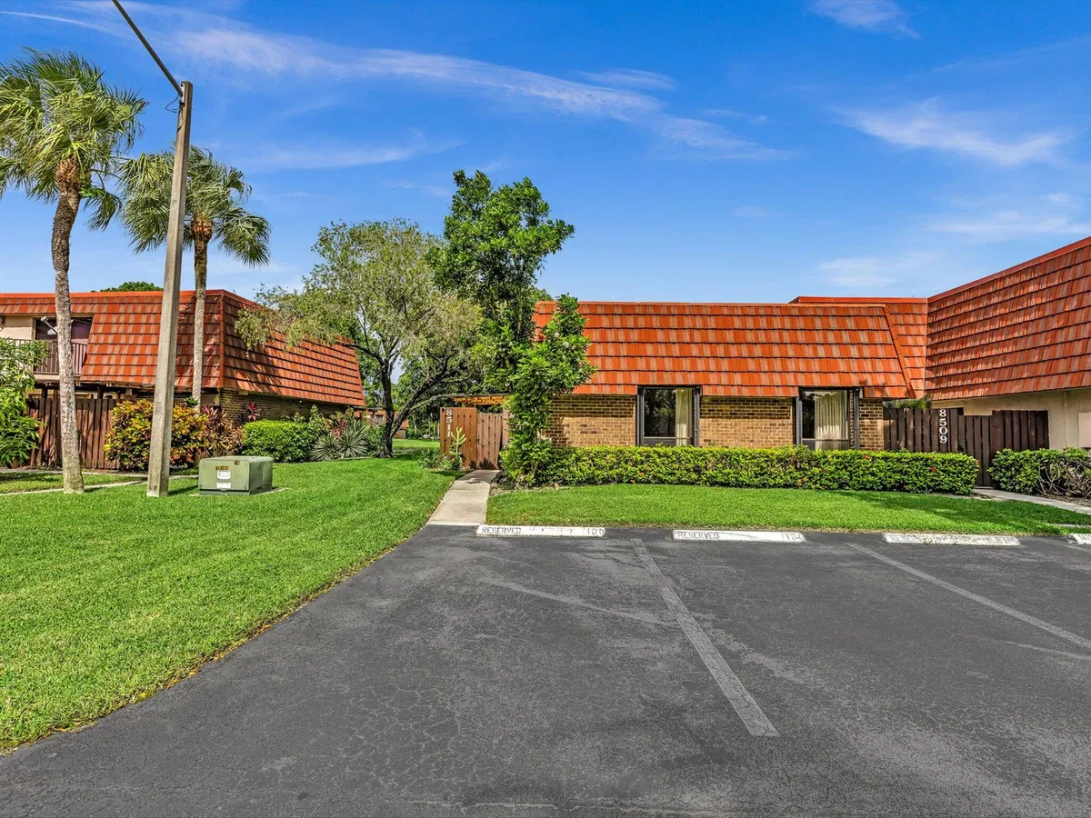 Residence photo 4