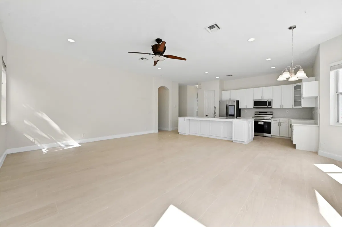  Residence photo 25