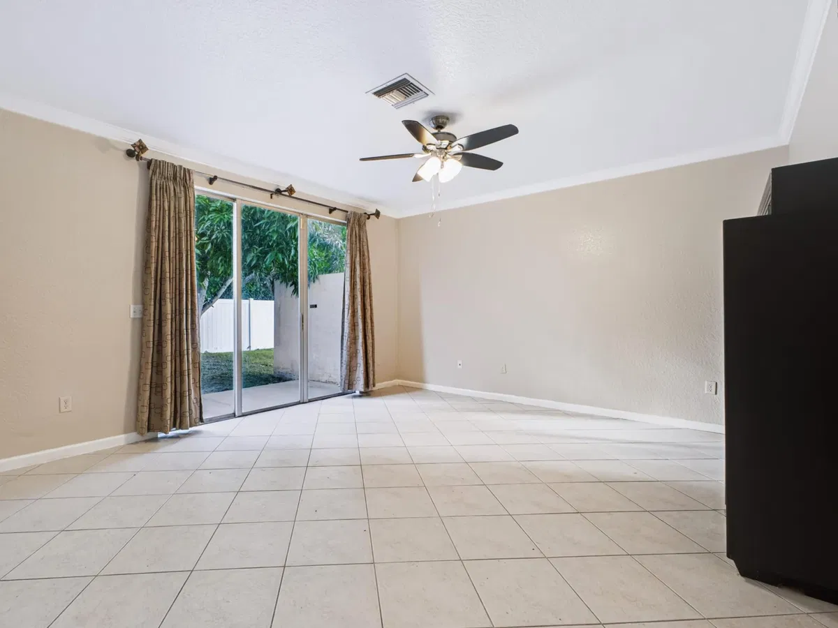 Residence photo 10
