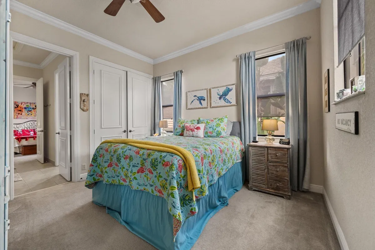  Residence photo 34