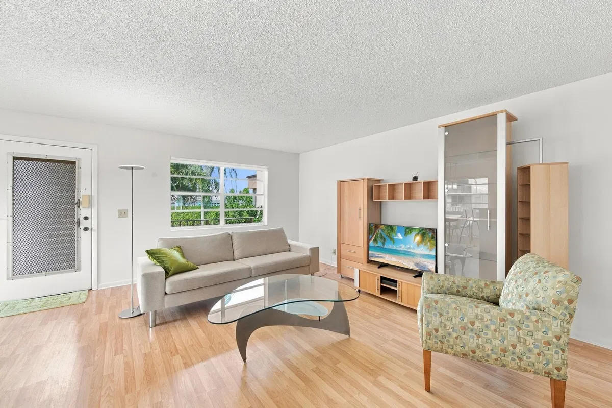 Residence photo 7