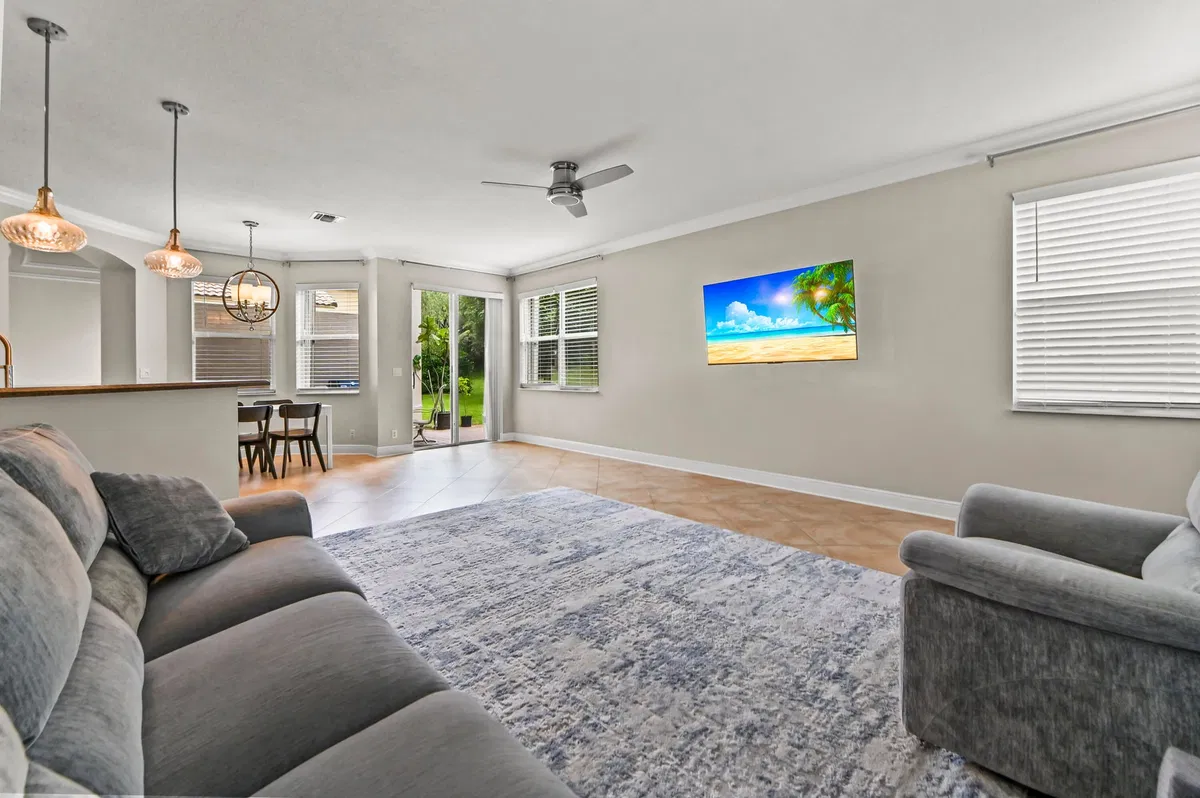  Residence photo 16