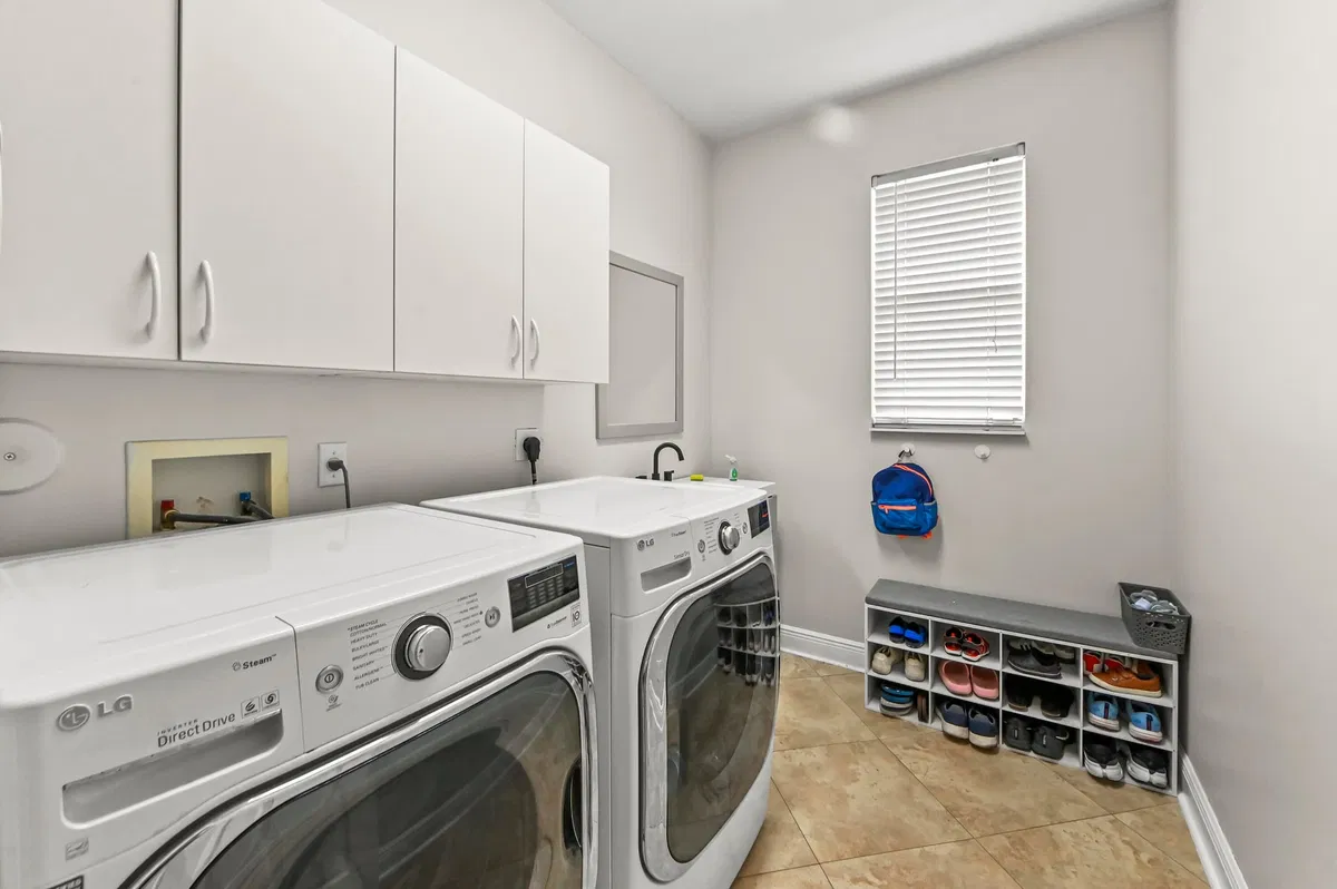  Residence photo 34
