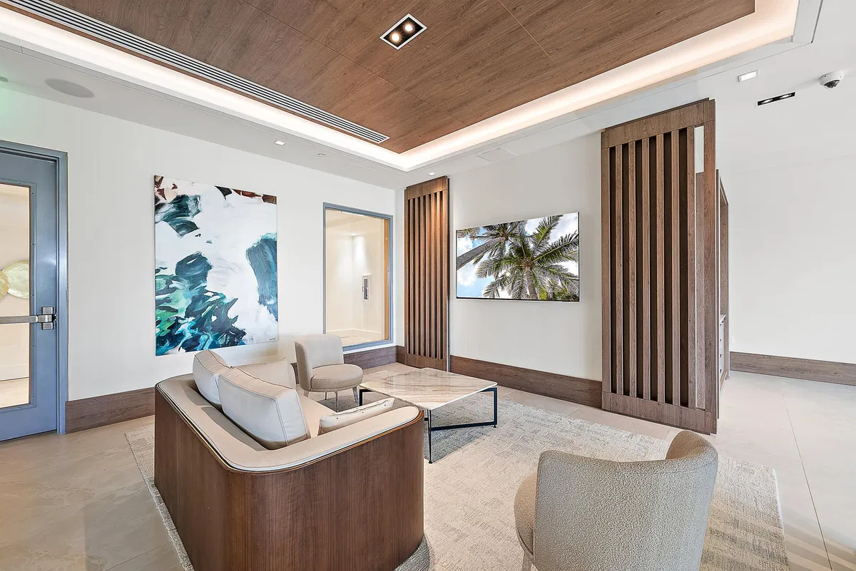 Nautilus 220 Unit 1402 photo 64