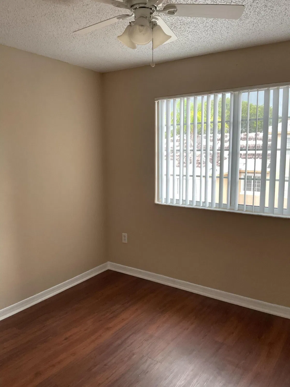  Unit 612 photo 7