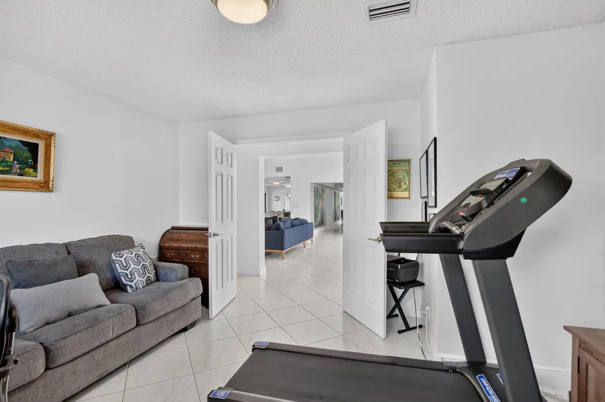 Residence photo 46