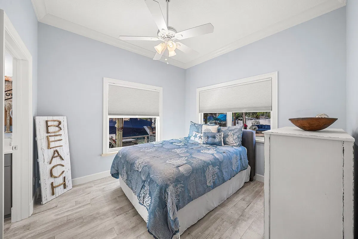 Residence photo 43