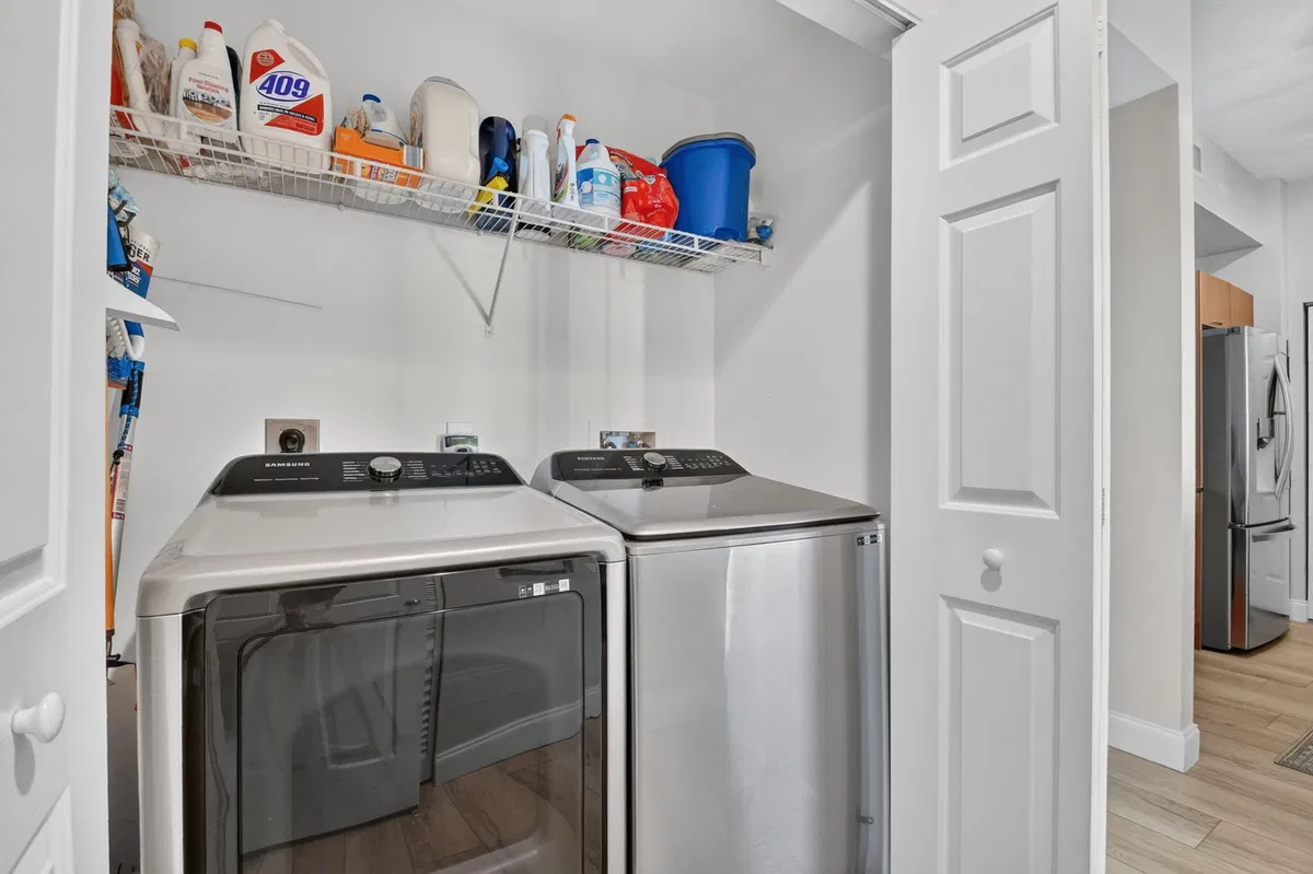 Unit 1604 photo 13