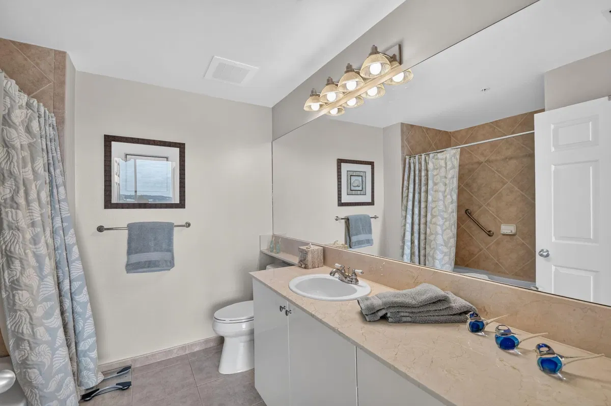 Unit 1604 photo 25