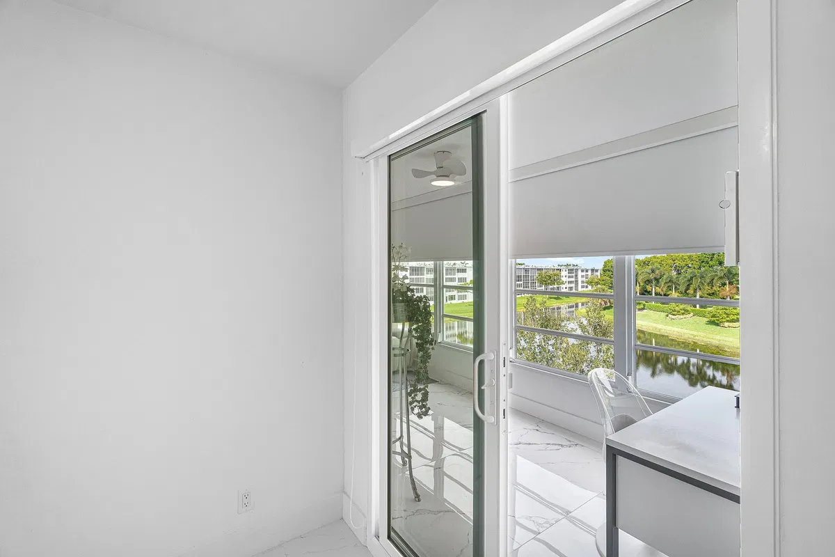 Residence photo 25