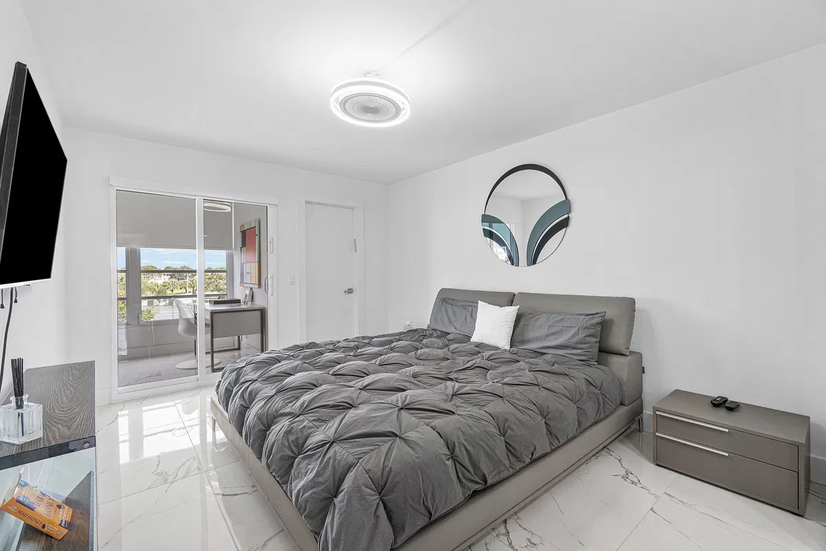 Residence photo 43