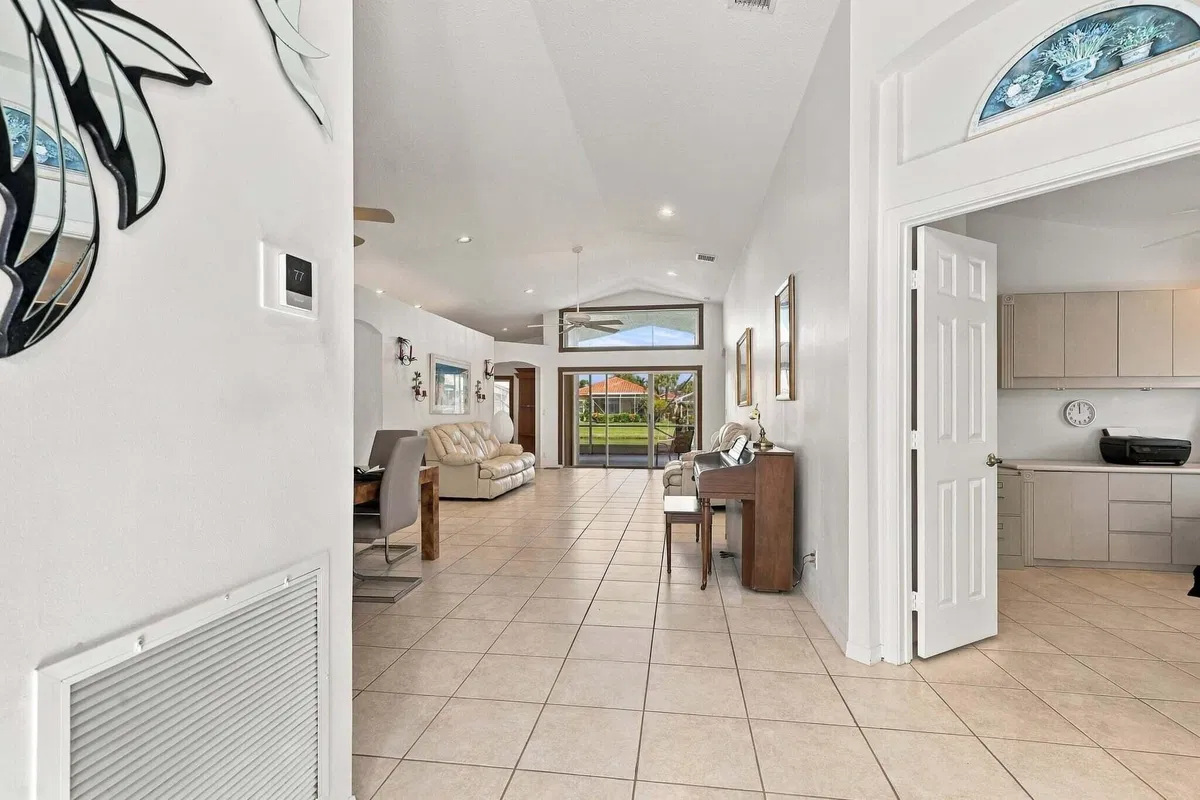 Residence photo 7