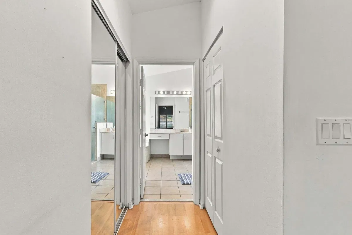 Residence photo 31