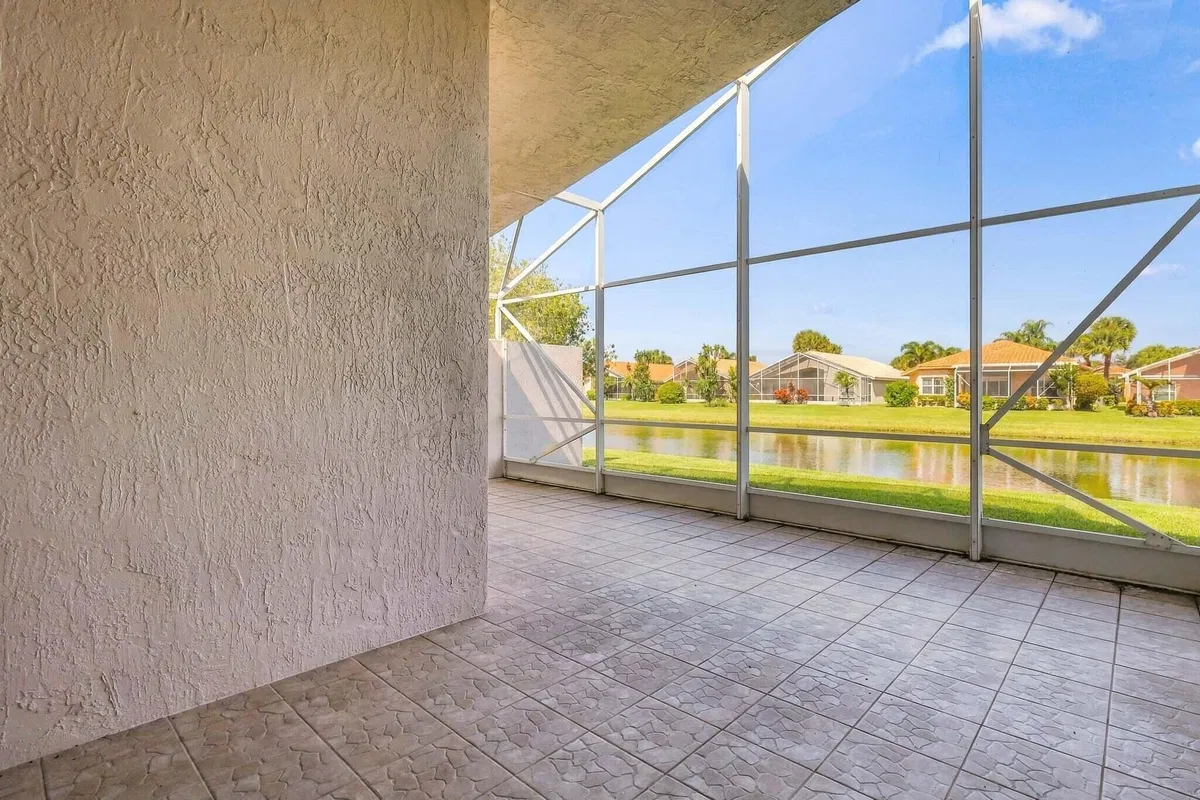 Residence photo 43