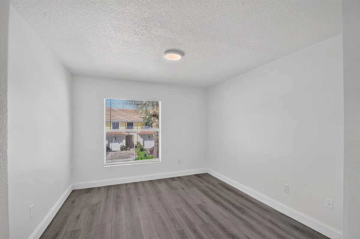  Residence photo 28