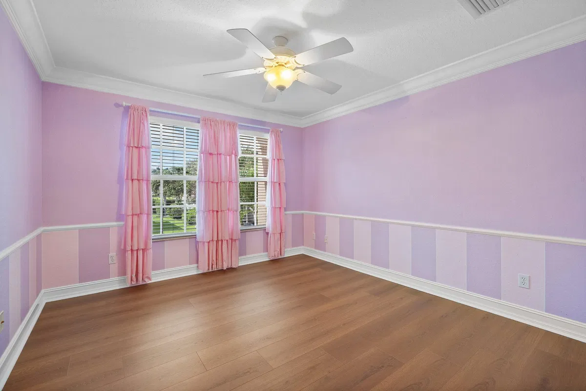 Residence photo 52