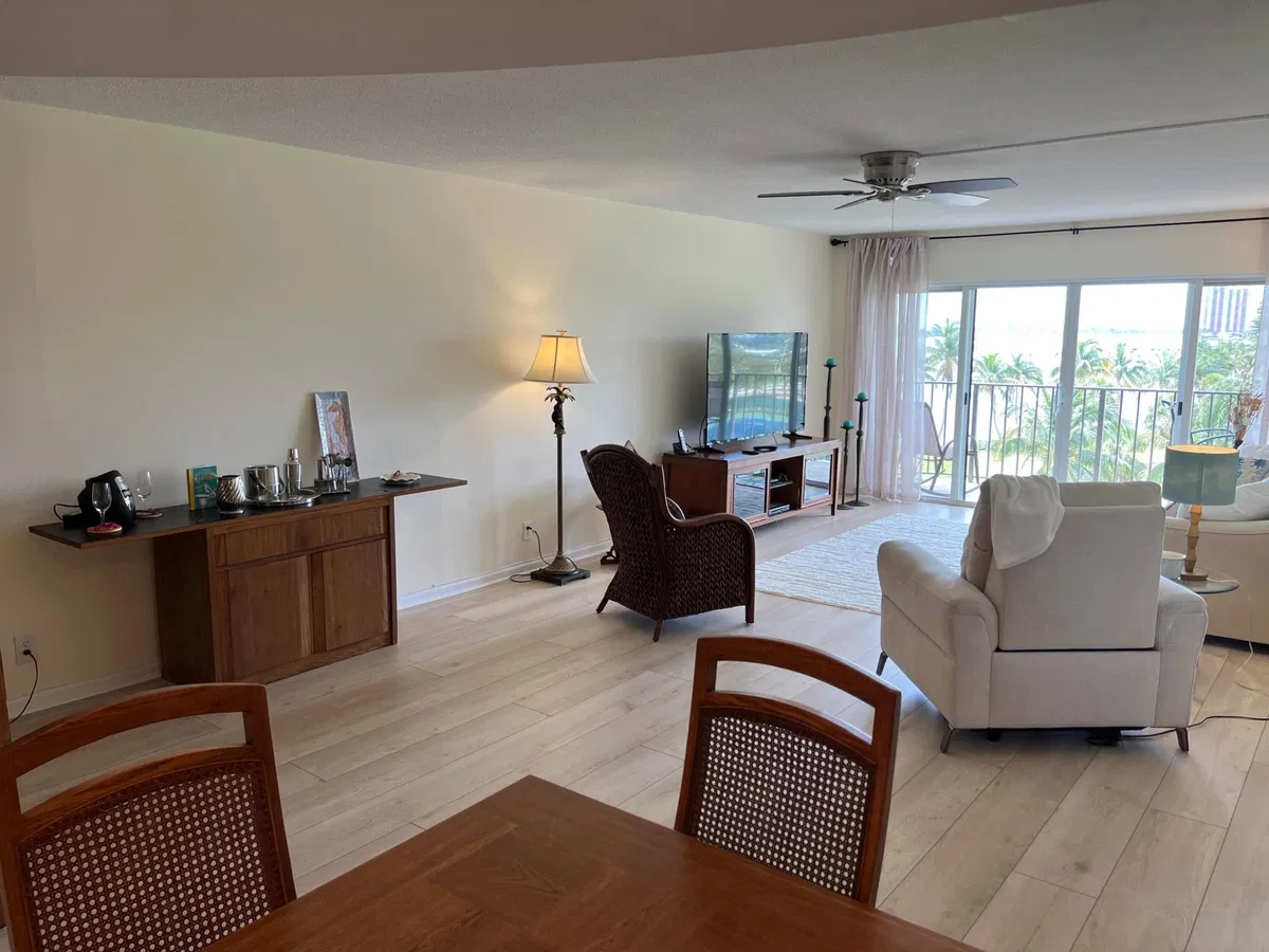  Unit 515 photo 7