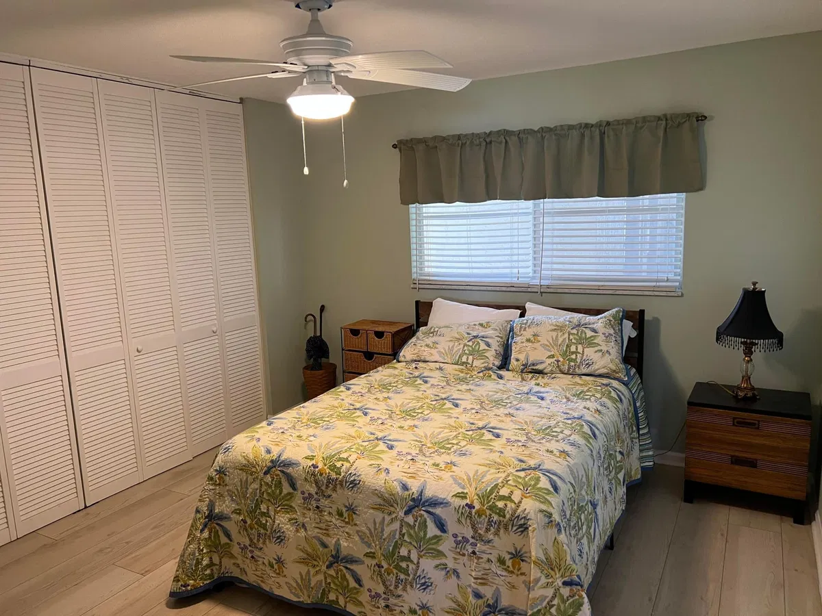  Unit 515 photo 19
